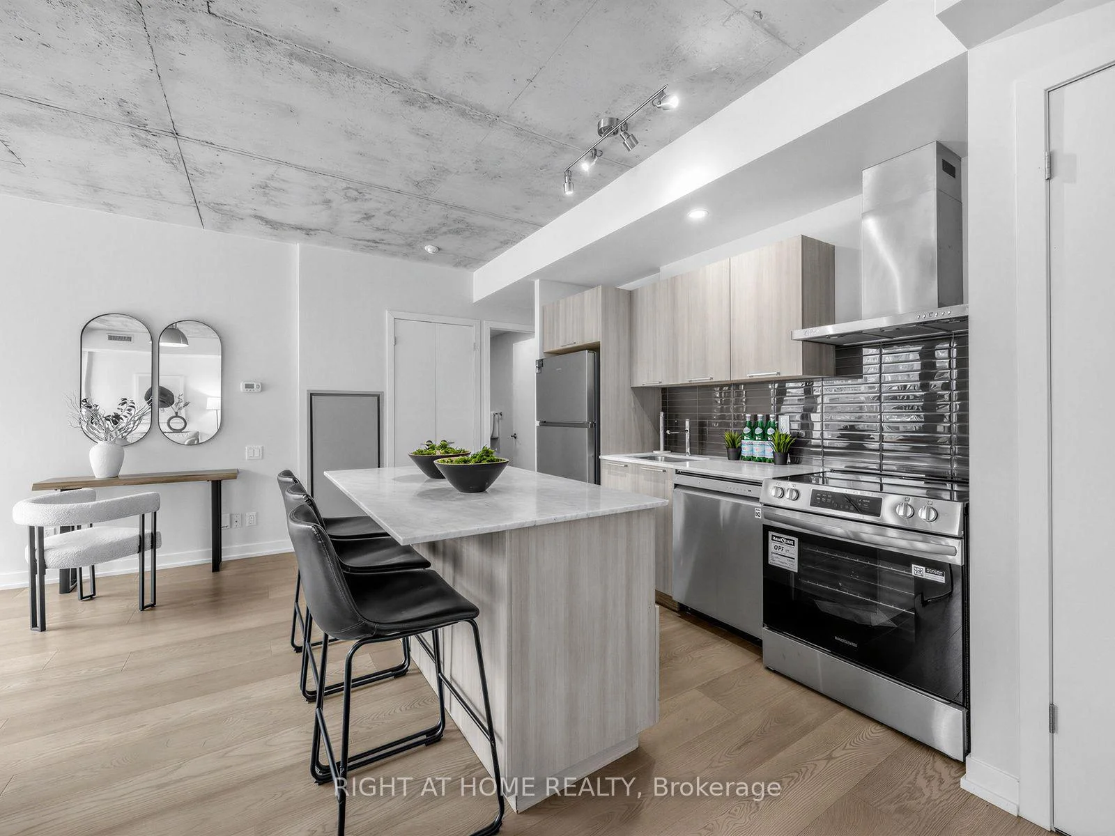 Photo 42 of Unit 708, 650 King Street West, Toronto, Waterfront Communities — HOMEH