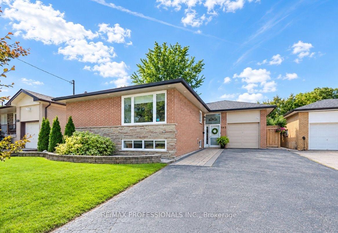 Photo 1 of 103 West Dean Park Drive, Etobicoke, Eringate-Centennial-West Deane — HOMEH