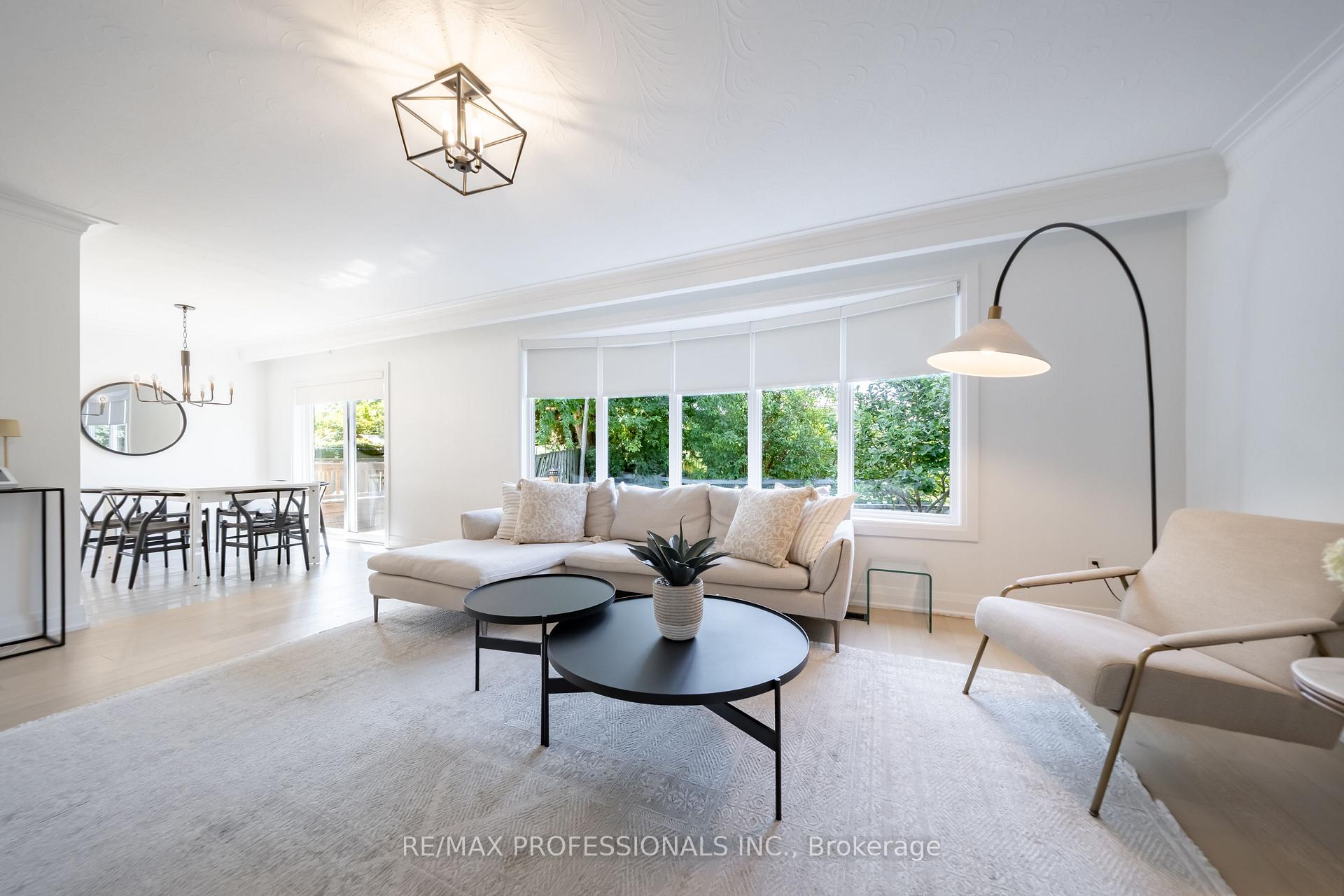Photo 10 of 103 West Dean Park Drive, Etobicoke, Eringate-Centennial-West Deane — HOMEH