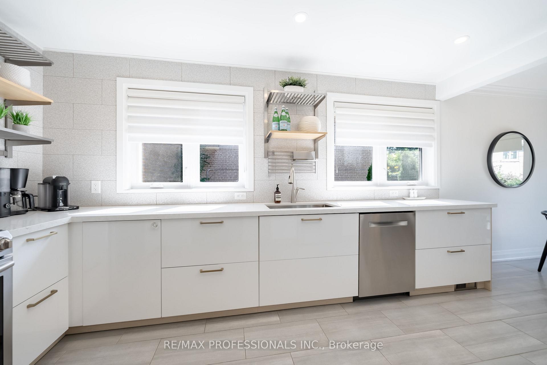 Photo 15 of 103 West Dean Park Drive, Etobicoke, Eringate-Centennial-West Deane — HOMEH