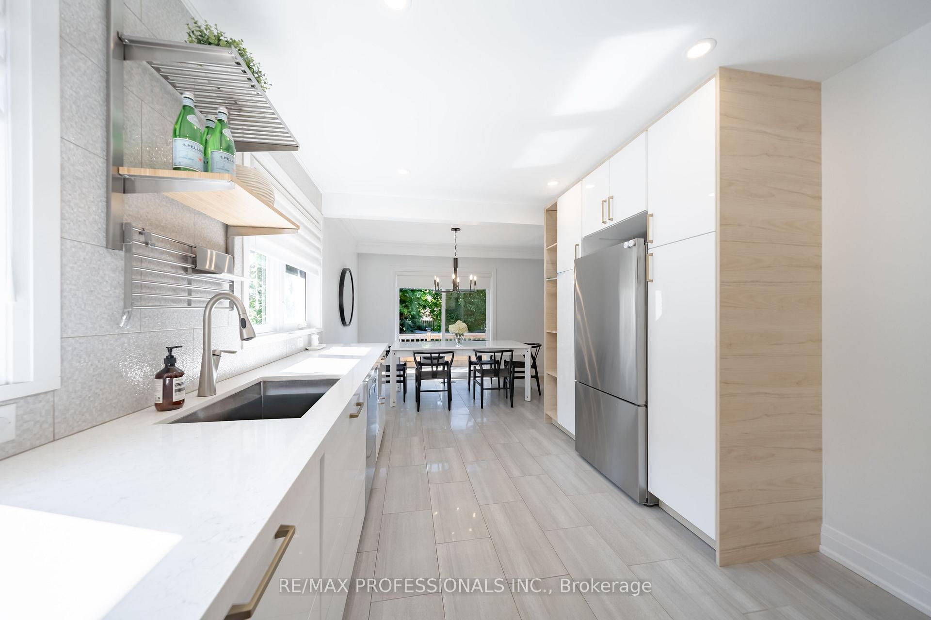 Photo 16 of 103 West Dean Park Drive, Etobicoke, Eringate-Centennial-West Deane — HOMEH