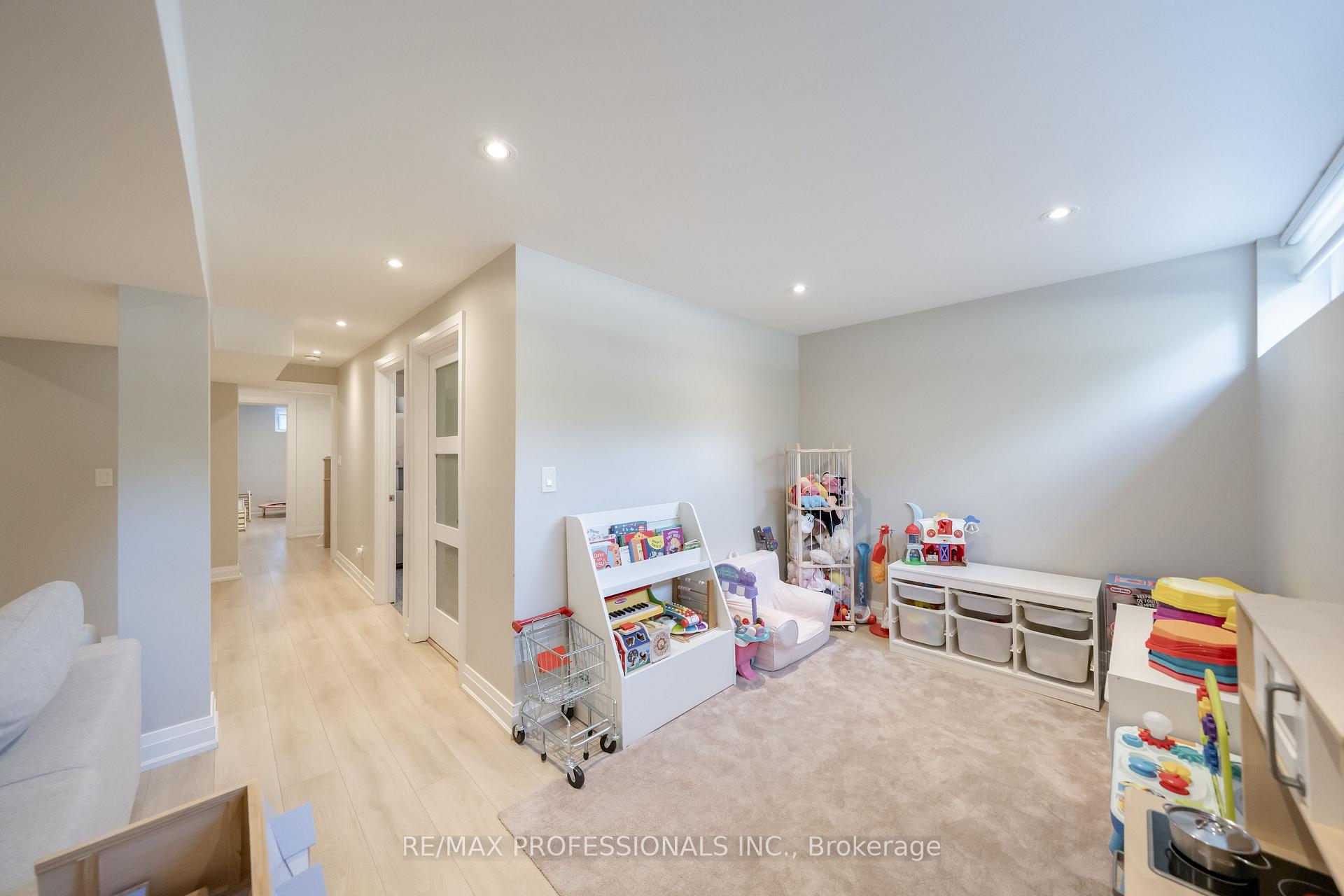 Photo 30 of 103 West Dean Park Drive, Etobicoke, Eringate-Centennial-West Deane — HOMEH