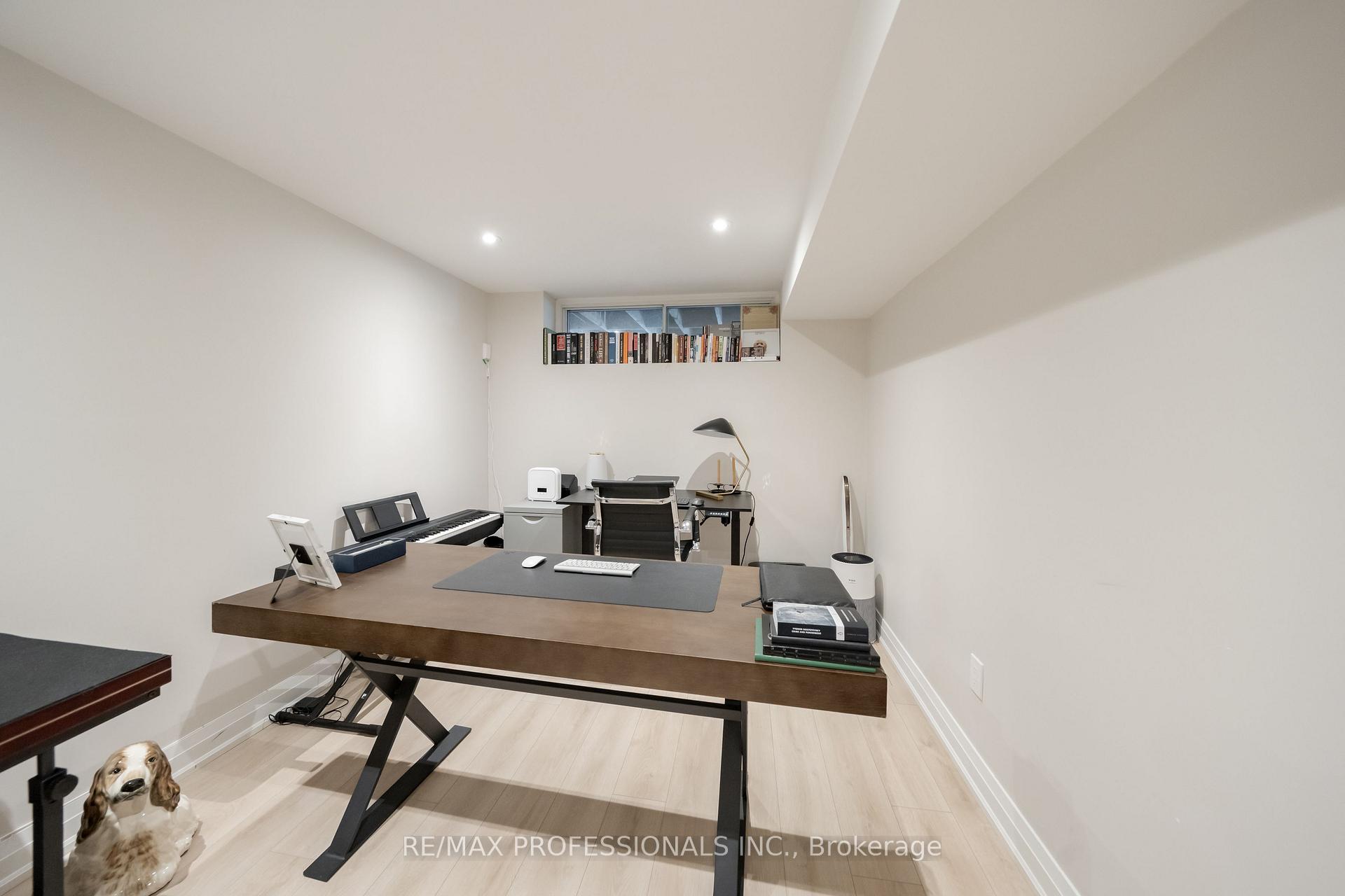 Photo 31 of 103 West Dean Park Drive, Etobicoke, Eringate-Centennial-West Deane — HOMEH