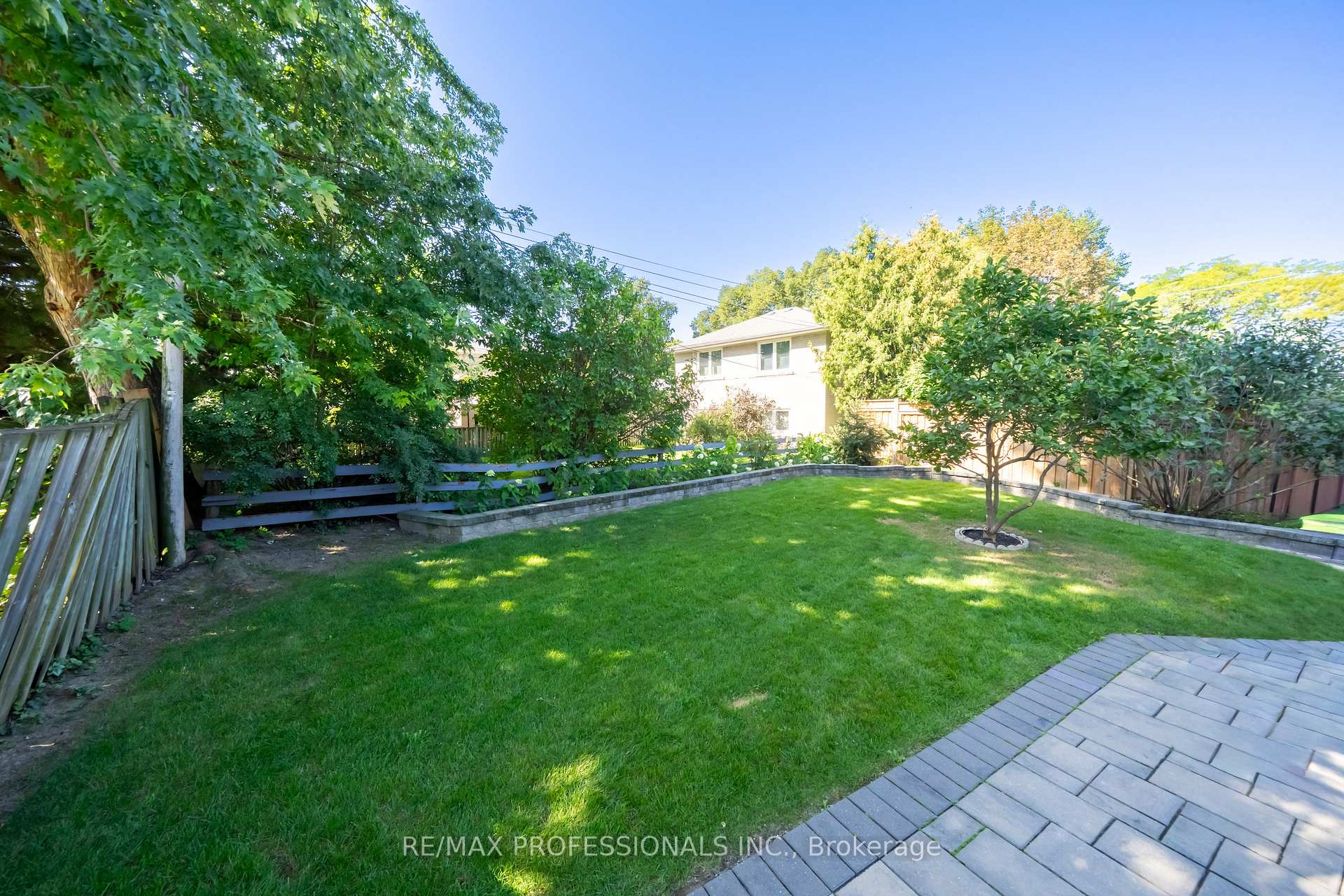 Photo 42 of 103 West Dean Park Drive, Etobicoke, Eringate-Centennial-West Deane — HOMEH