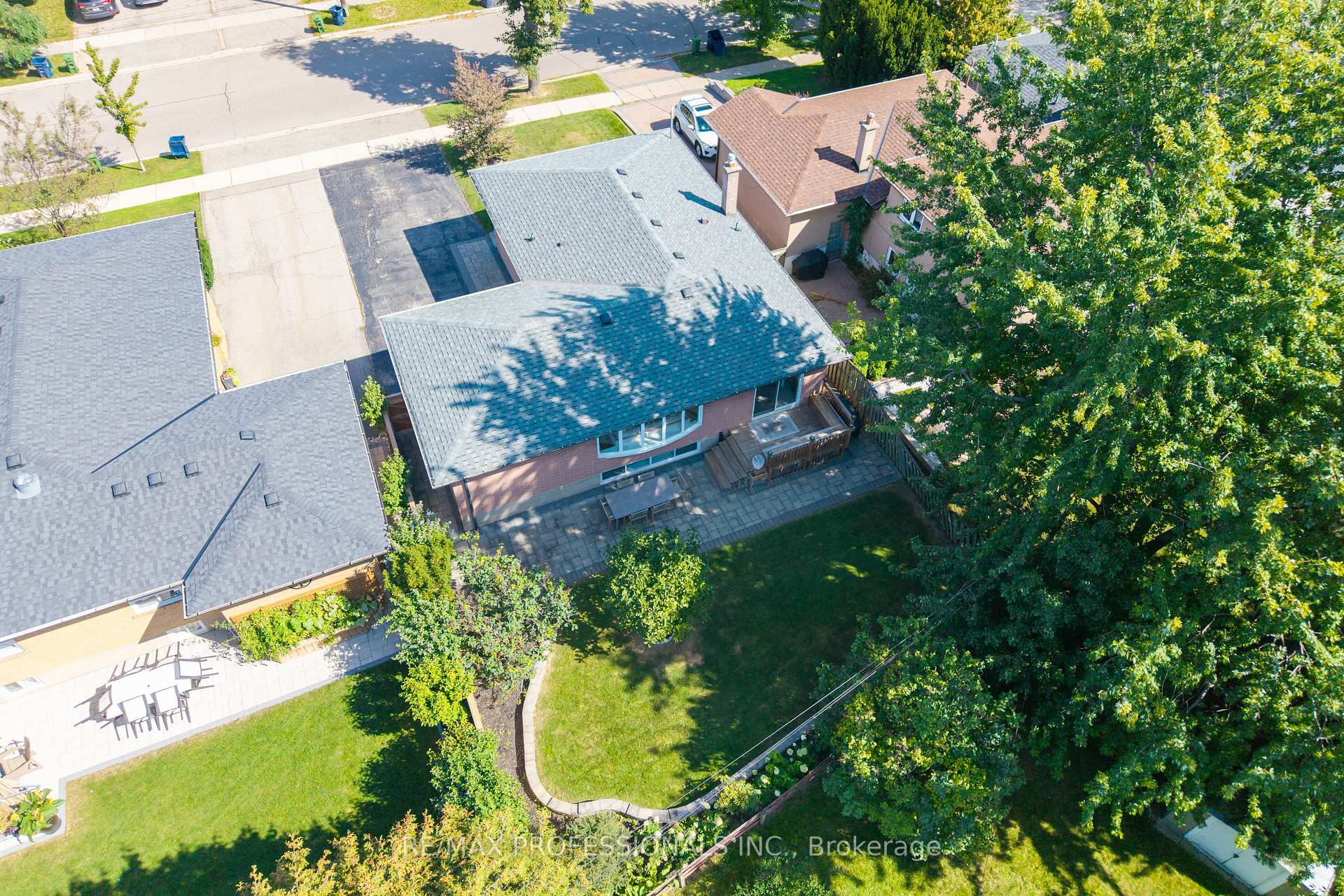 Photo 45 of 103 West Dean Park Drive, Etobicoke, Eringate-Centennial-West Deane — HOMEH