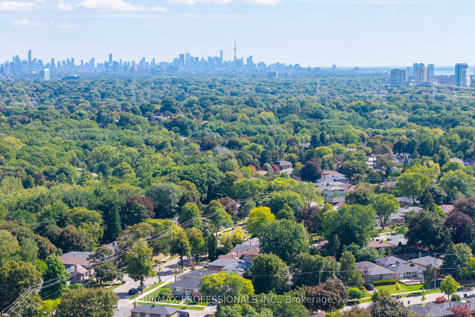 Photo 48 of 103 West Dean Park Drive, Etobicoke, Eringate-Centennial-West Deane — HOMEH