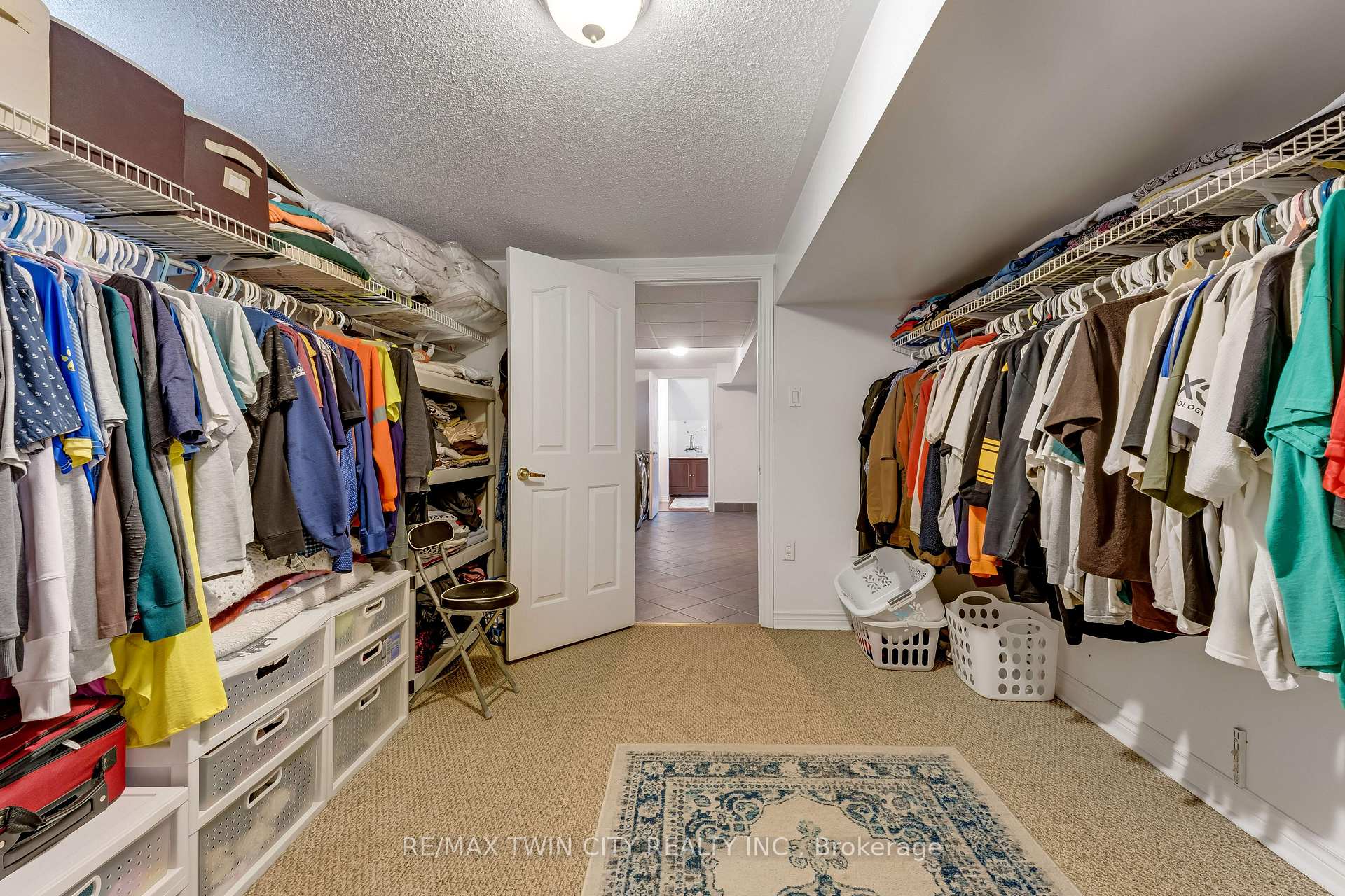 Photo 31 of 49 Carnaby Crescent, Kitchener, Heritage Park - Kitchener — HOMEH