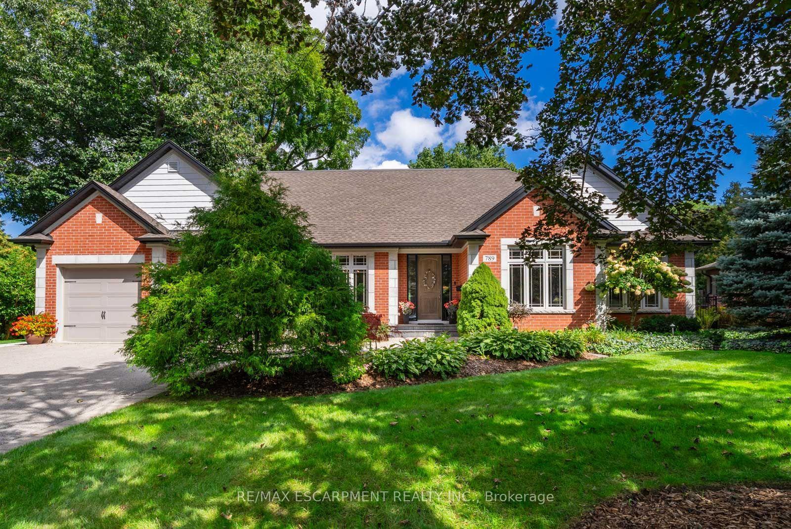 Photo 2 of 789 Sunset Road, Burlington, LaSalle — HOMEH