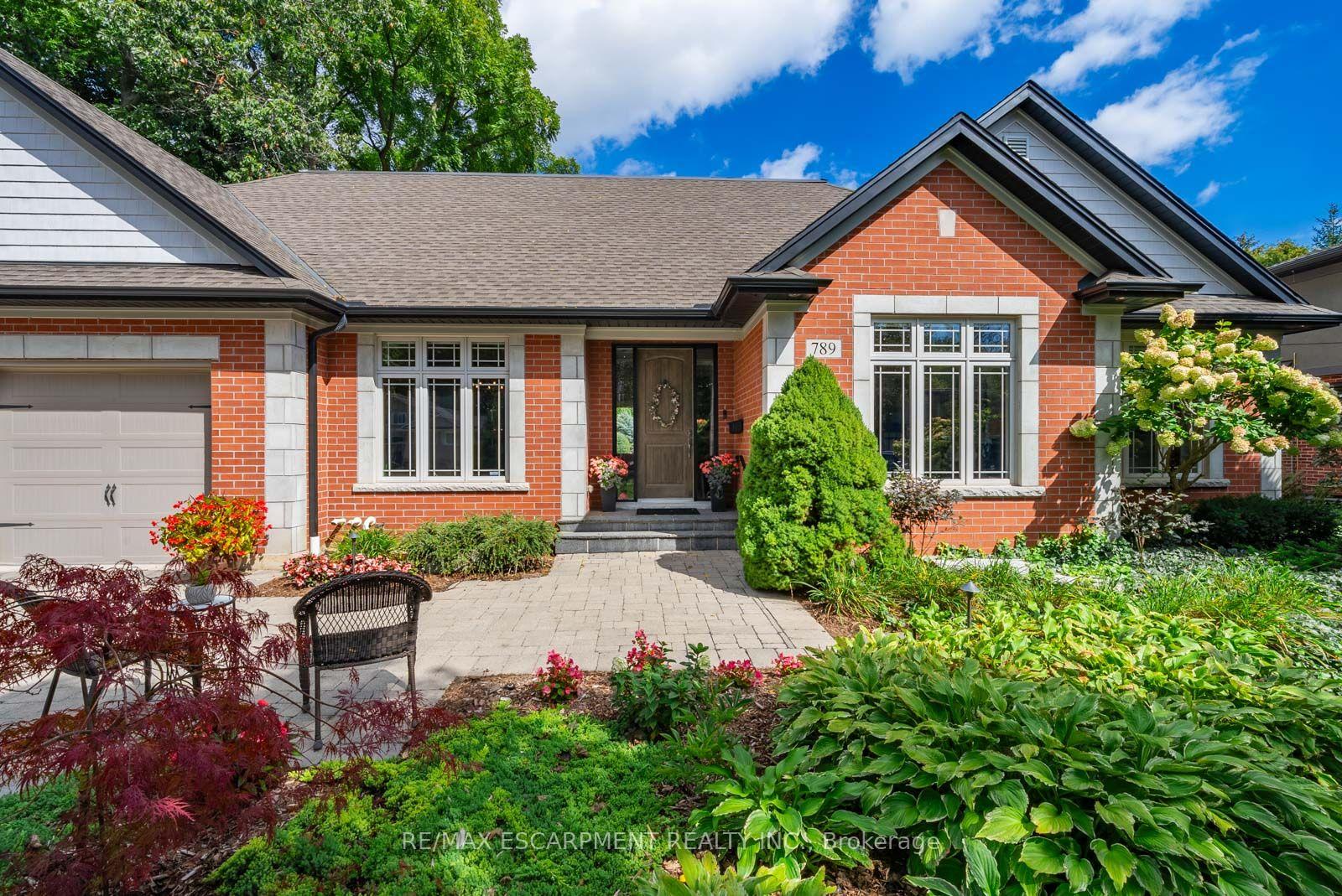 Photo 3 of 789 Sunset Road, Burlington, LaSalle — HOMEH