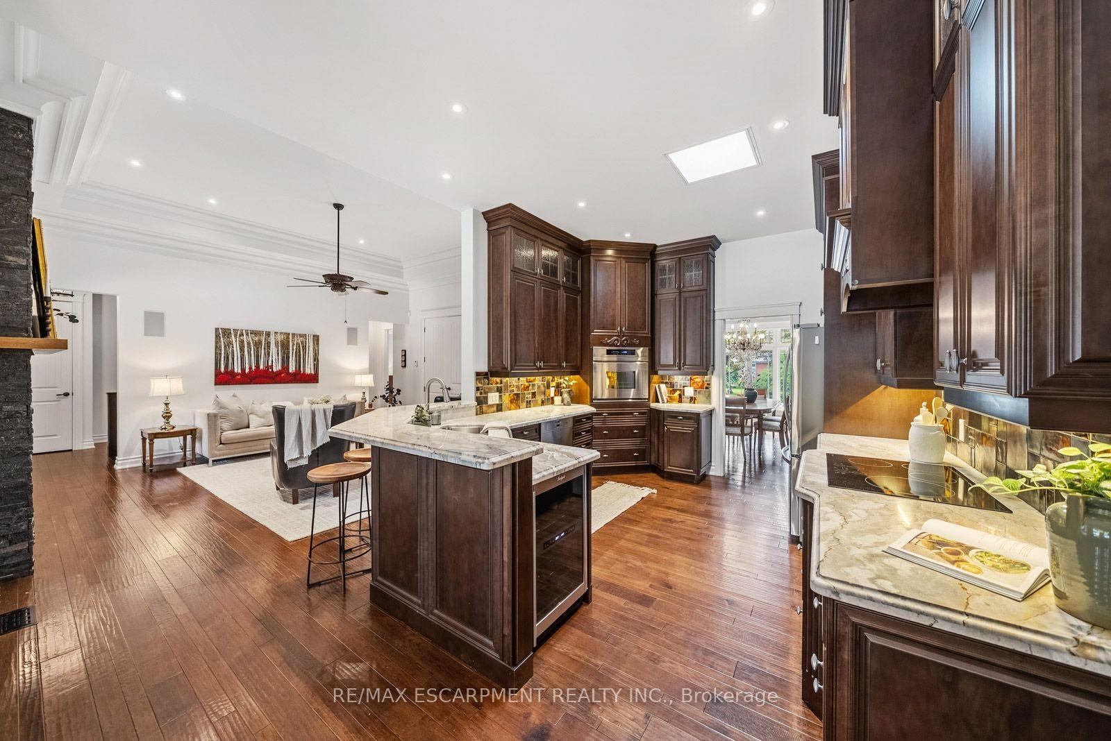 Photo 13 of 789 Sunset Road, Burlington, LaSalle — HOMEH