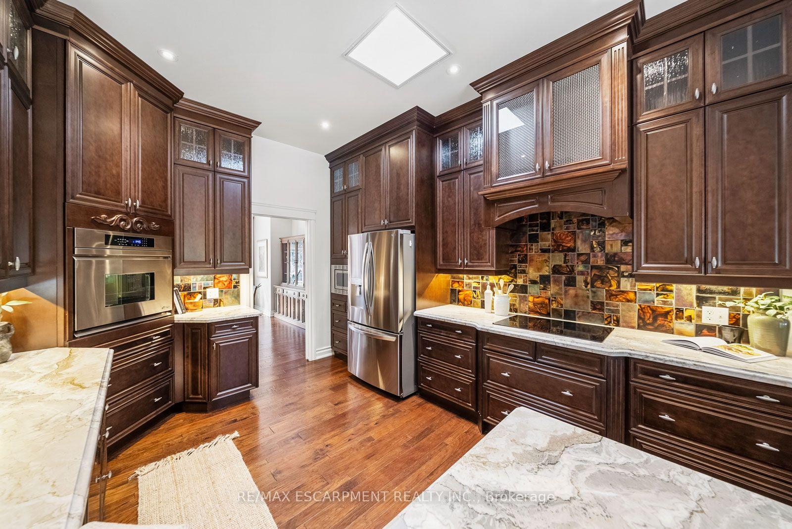 Photo 14 of 789 Sunset Road, Burlington, LaSalle — HOMEH