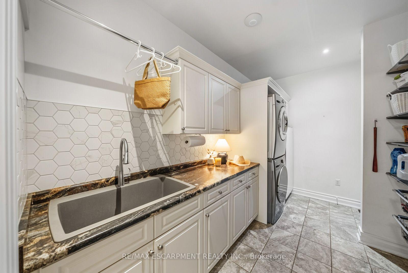 Photo 17 of 789 Sunset Road, Burlington, LaSalle — HOMEH