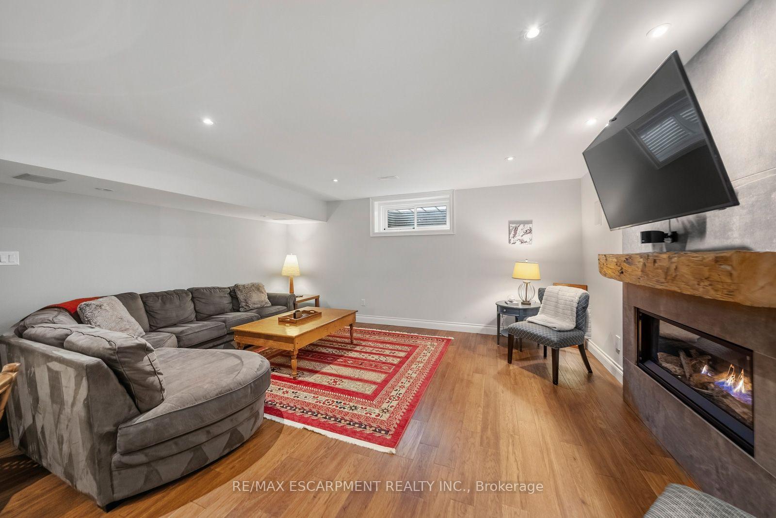 Photo 33 of 789 Sunset Road, Burlington, LaSalle — HOMEH