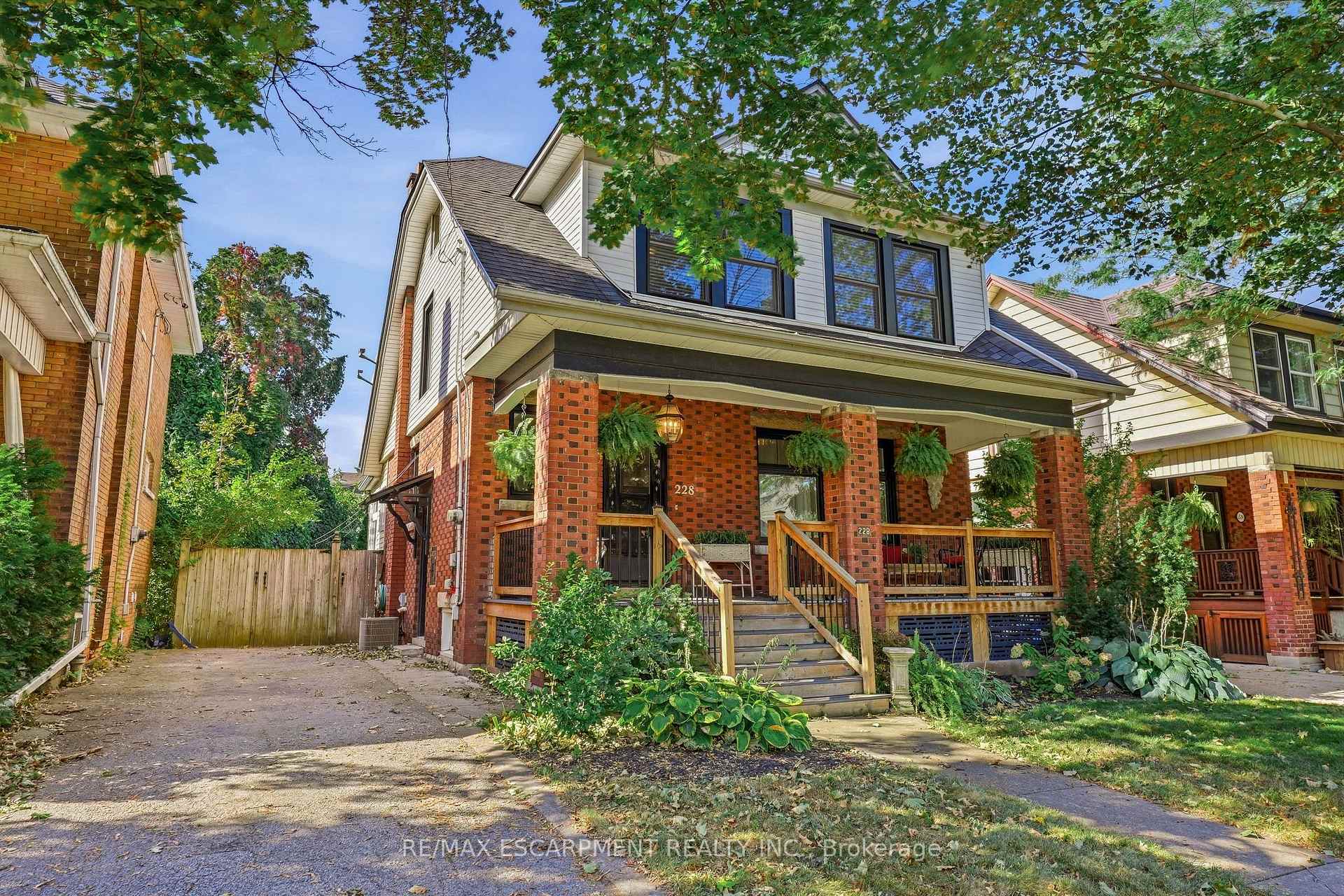 Photo 1 of 228 Sherman Avenue S, Hamilton, St. Clair — HOMEH