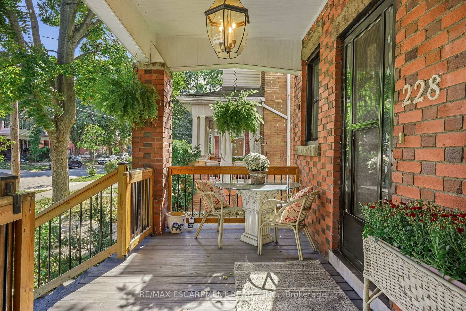 Photo 5 of 228 Sherman Avenue S, Hamilton, St. Clair — HOMEH