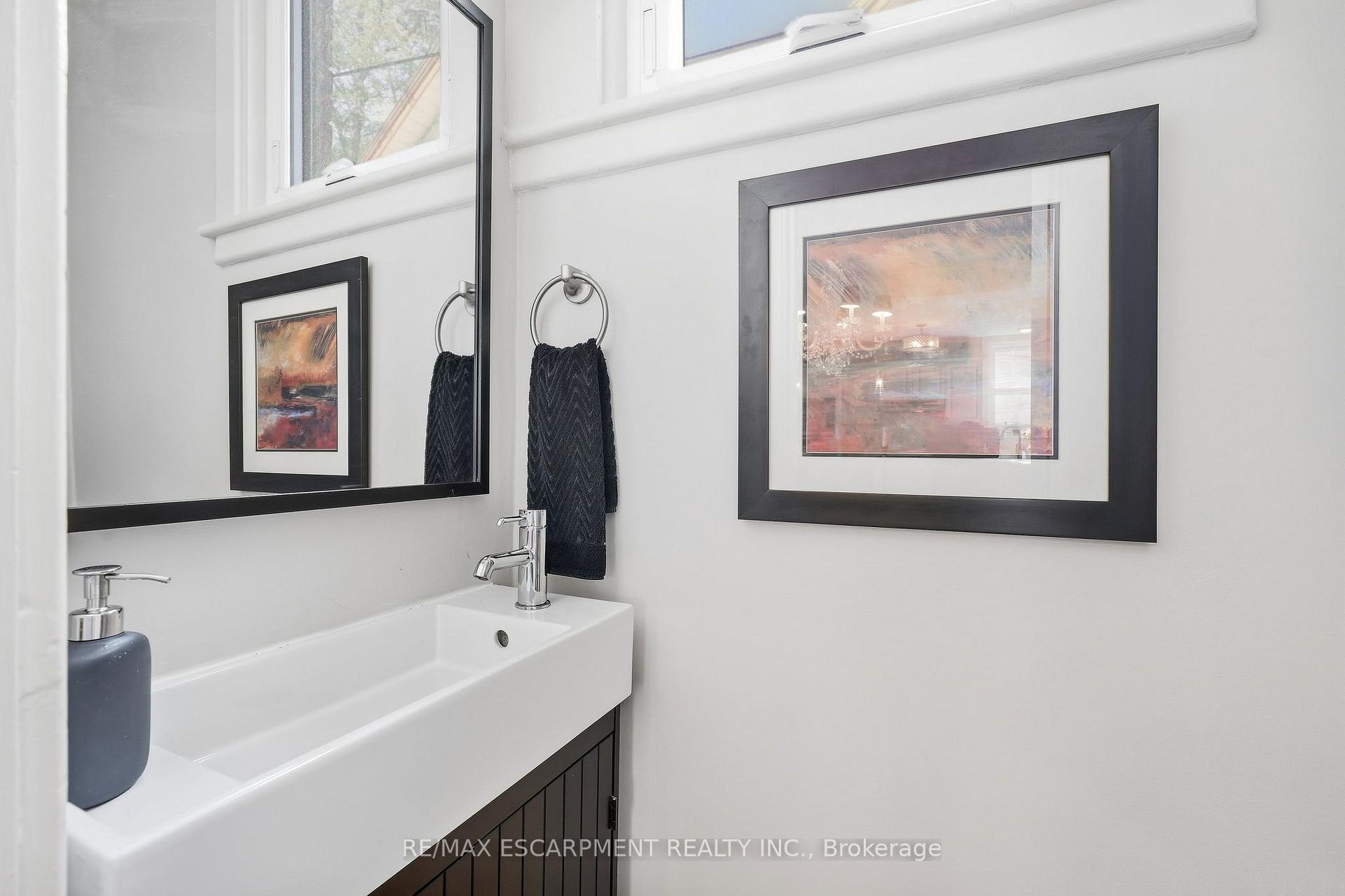Photo 14 of 228 Sherman Avenue S, Hamilton, St. Clair — HOMEH