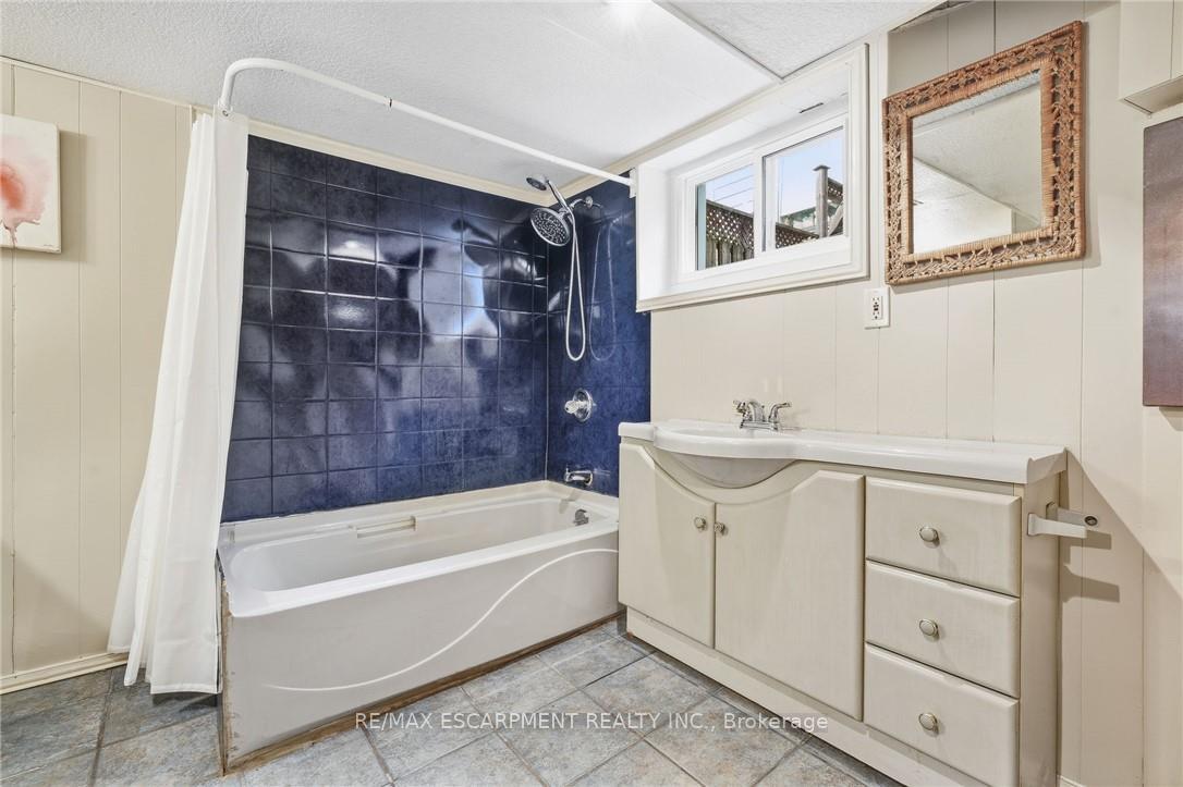 Photo 37 of 228 Sherman Avenue S, Hamilton, St. Clair — HOMEH