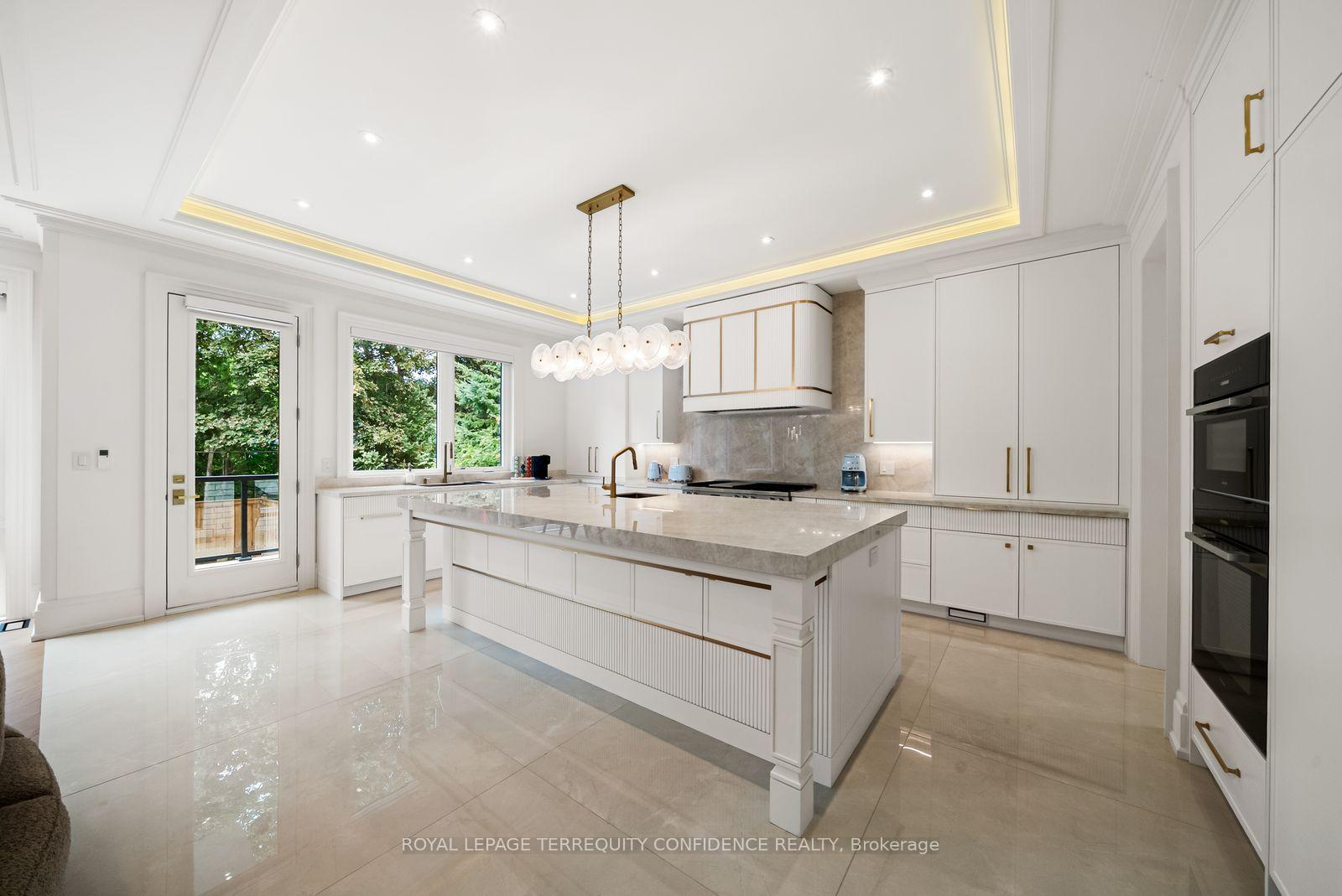 Photo 9 of 8 Canary Crescent, North York, Bayview Village — HOMEH