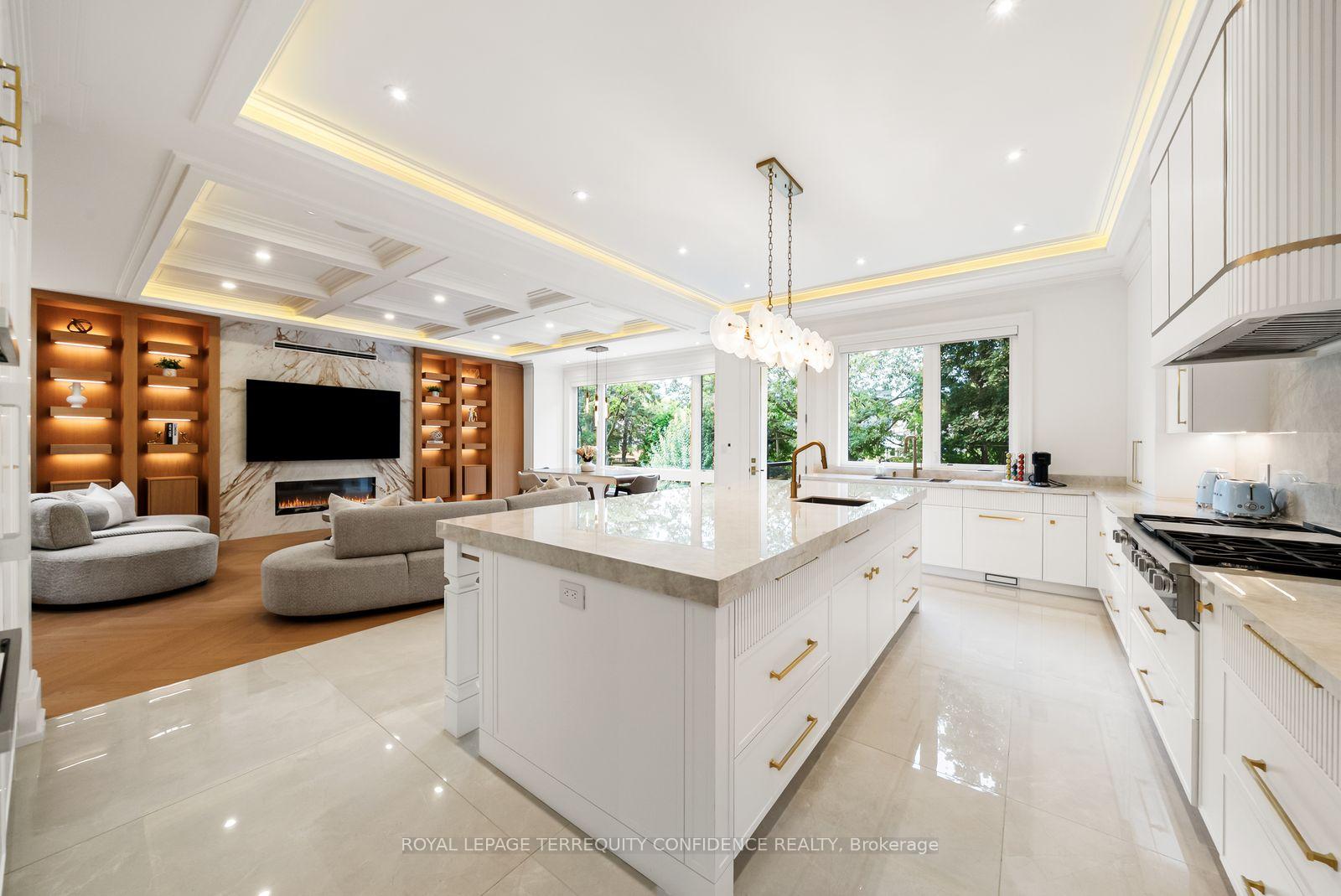 Photo 15 of 8 Canary Crescent, North York, Bayview Village — HOMEH