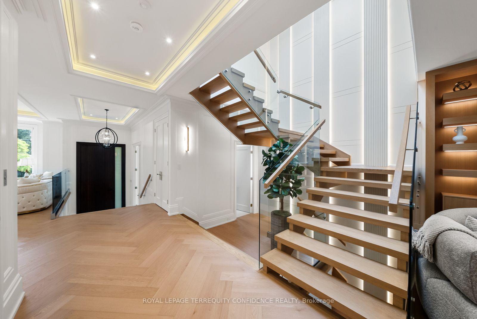 Photo 19 of 8 Canary Crescent, North York, Bayview Village — HOMEH