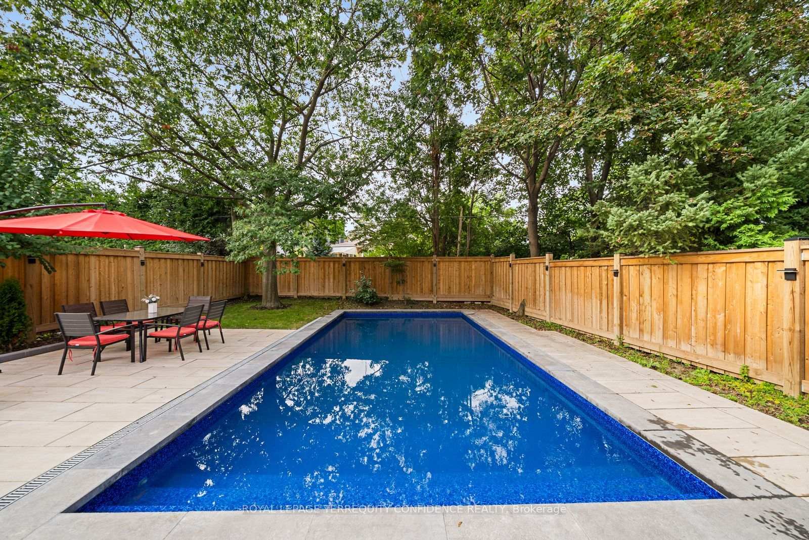 Photo 48 of 8 Canary Crescent, North York, Bayview Village — HOMEH