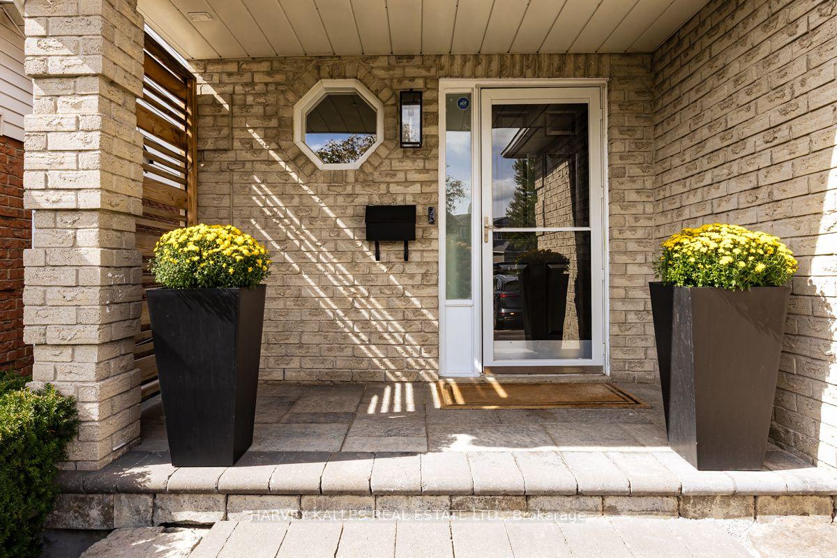 Photo 7 of 247 Overbank Drive, Oshawa, McLaughlin — HOMEH