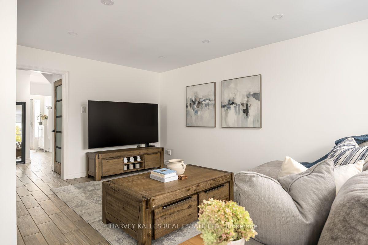 Photo 12 of 247 Overbank Drive, Oshawa, McLaughlin — HOMEH