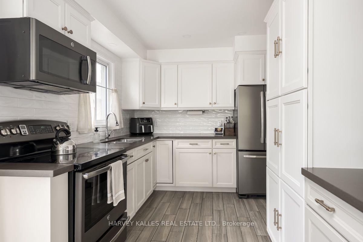 Photo 16 of 247 Overbank Drive, Oshawa, McLaughlin — HOMEH