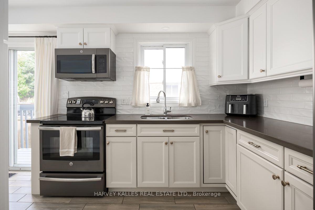 Photo 17 of 247 Overbank Drive, Oshawa, McLaughlin — HOMEH