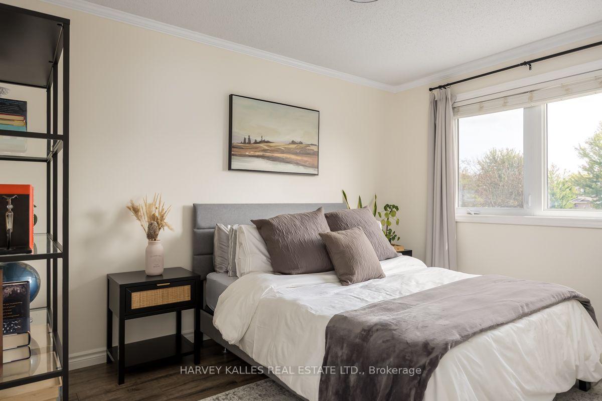 Photo 25 of 247 Overbank Drive, Oshawa, McLaughlin — HOMEH