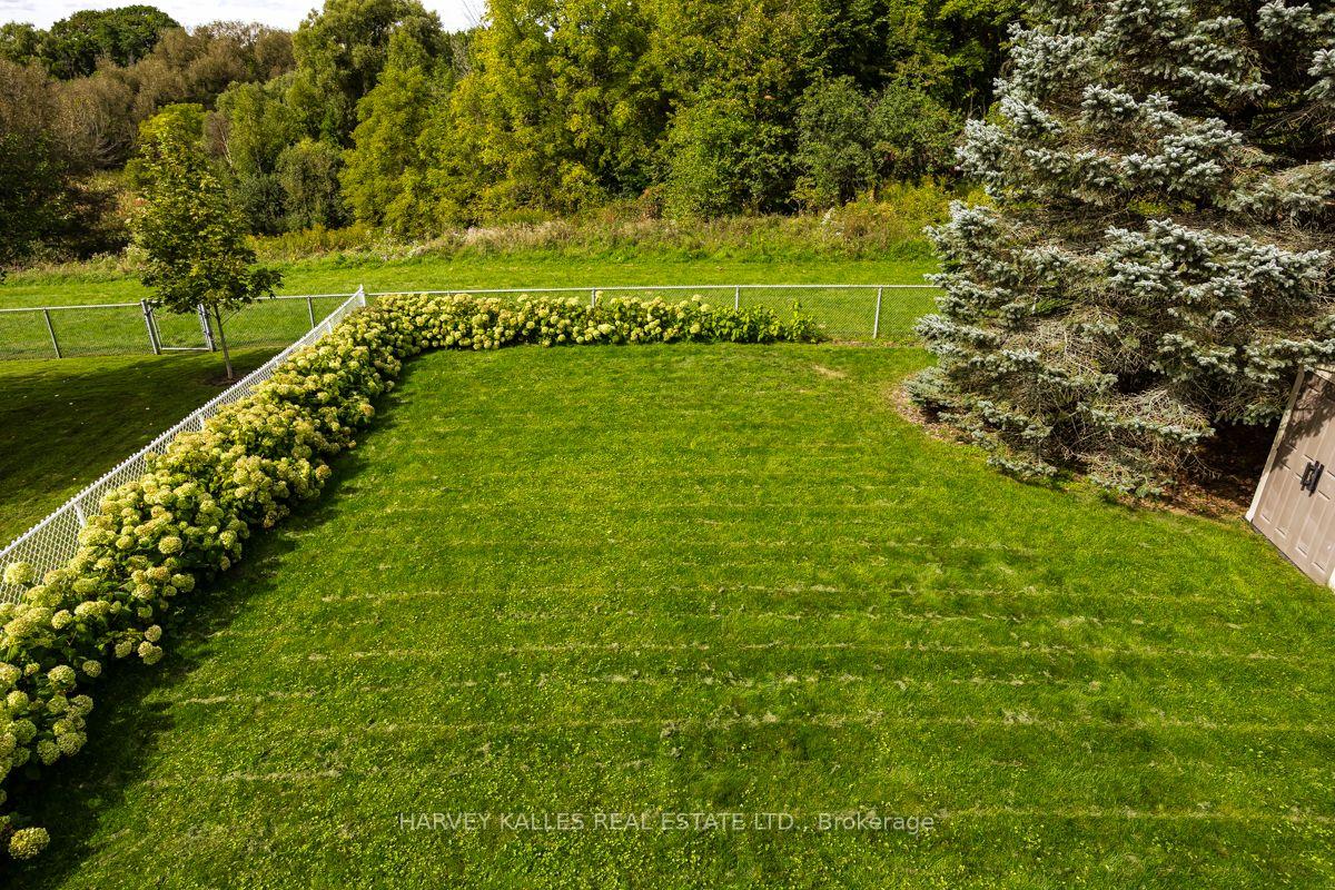 Photo 5 of 247 Overbank Drive, Oshawa, McLaughlin — HOMEH