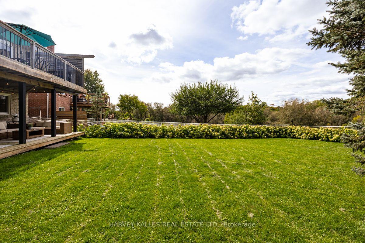 Photo 4 of 247 Overbank Drive, Oshawa, McLaughlin — HOMEH