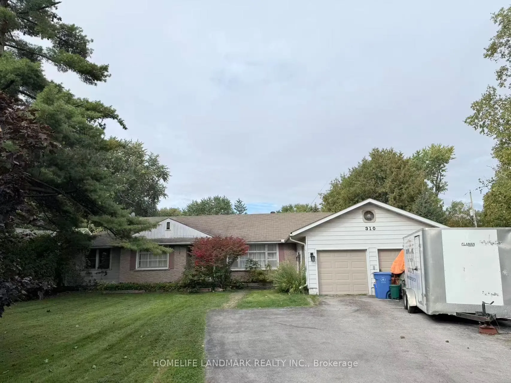 Photo 2 of 310 The Queensway South, Georgina, Keswick South — HOMEH