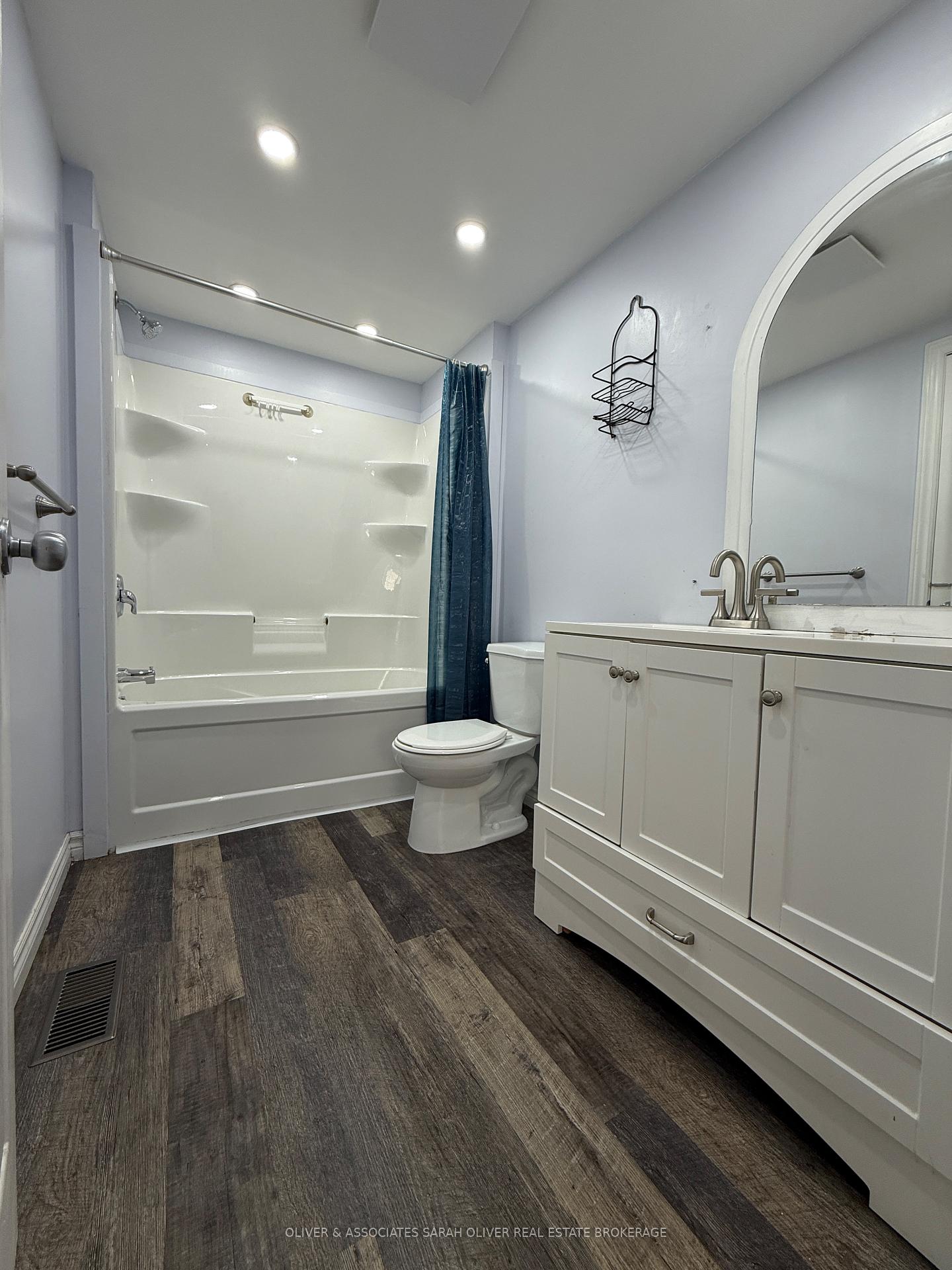 Photo 14 of Unit 2, 3320 Meadowgate Boulevard W, London, South U — HOMEH