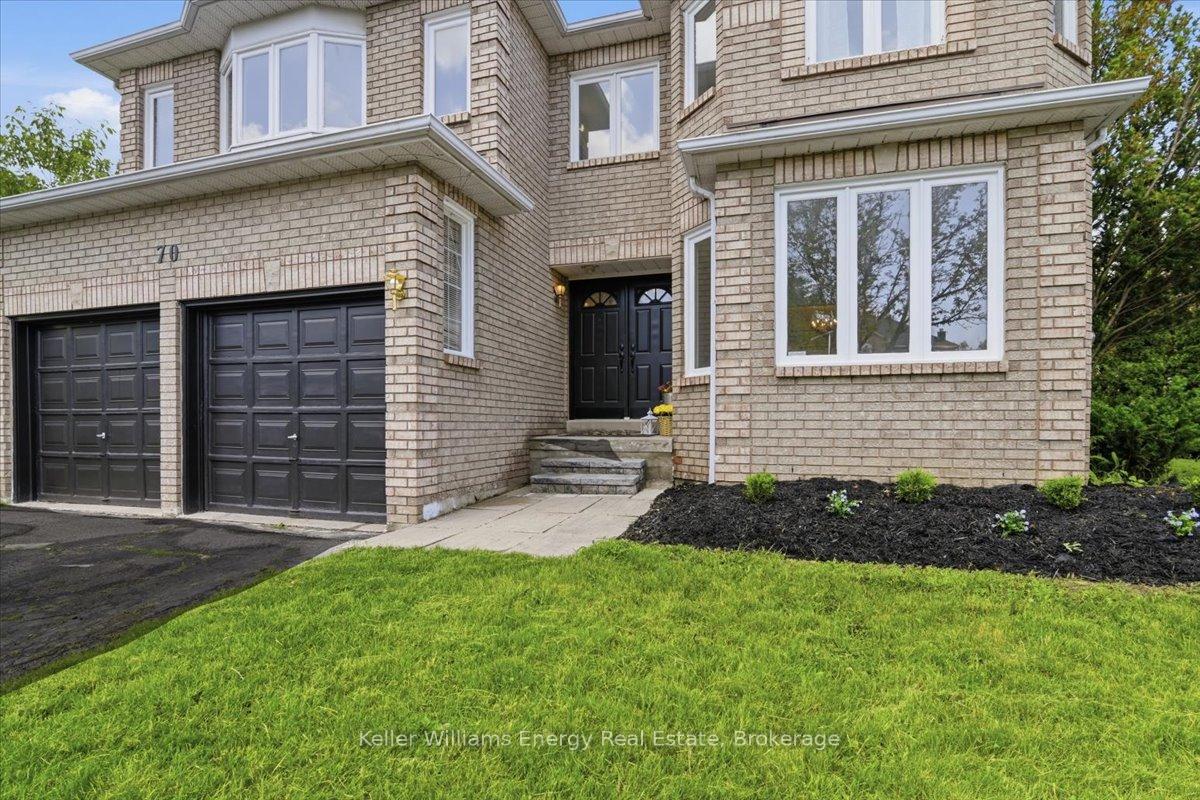 Photo 3 of 70 Willowbrook Drive, Whitby, Pringle Creek — HOMEH