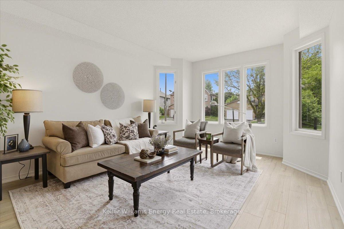 Photo 7 of 70 Willowbrook Drive, Whitby, Pringle Creek — HOMEH