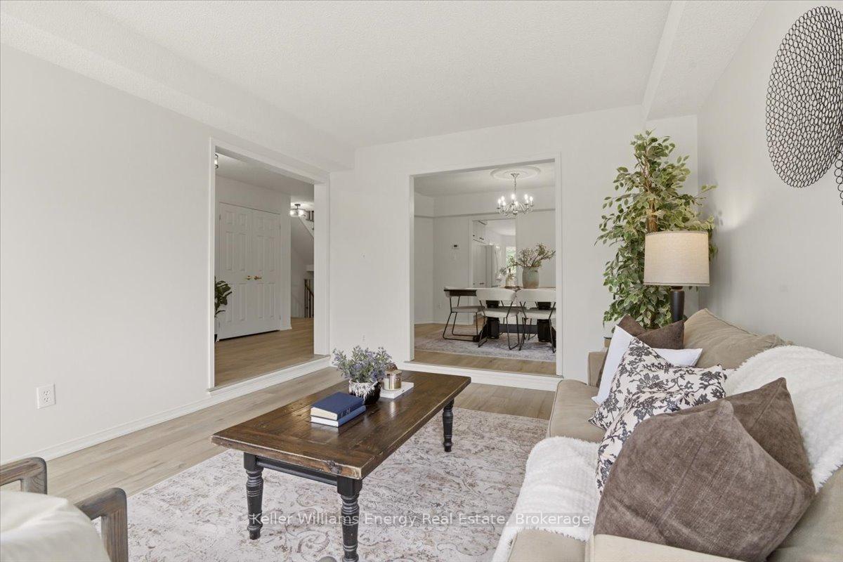 Photo 8 of 70 Willowbrook Drive, Whitby, Pringle Creek — HOMEH