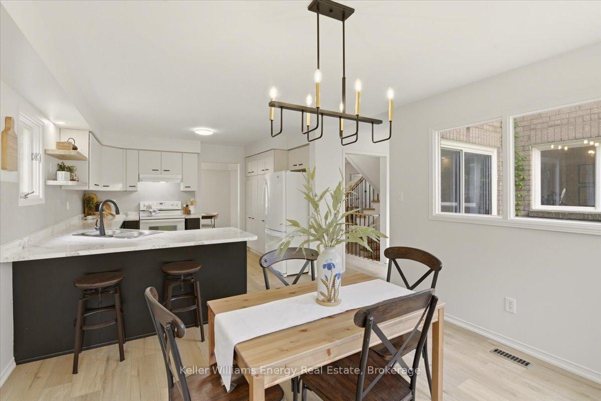 Photo 19 of 70 Willowbrook Drive, Whitby, Pringle Creek — HOMEH