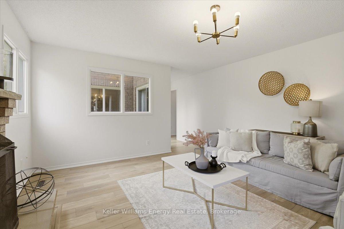 Photo 25 of 70 Willowbrook Drive, Whitby, Pringle Creek — HOMEH