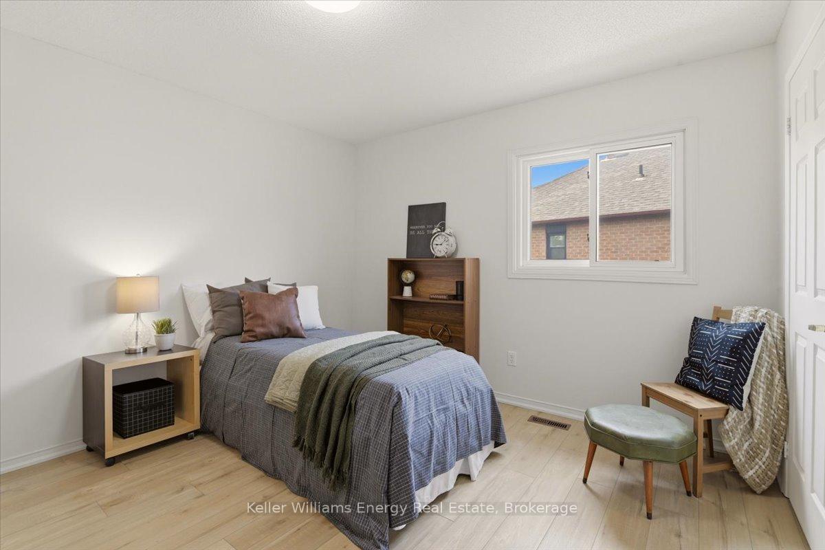 Photo 26 of 70 Willowbrook Drive, Whitby, Pringle Creek — HOMEH