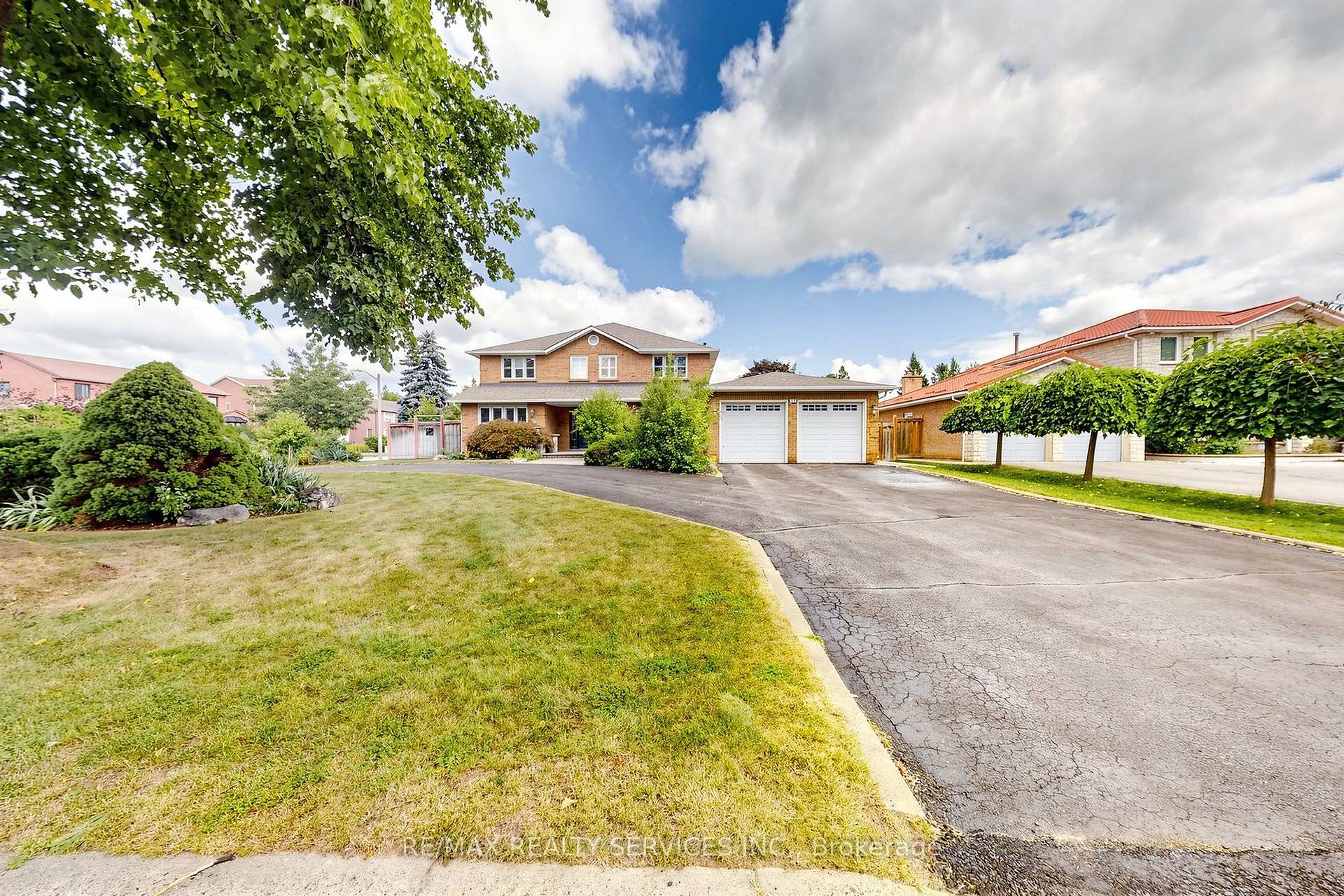 Photo 1 of 35 Linden Crescent, Brampton, Westgate — HOMEH