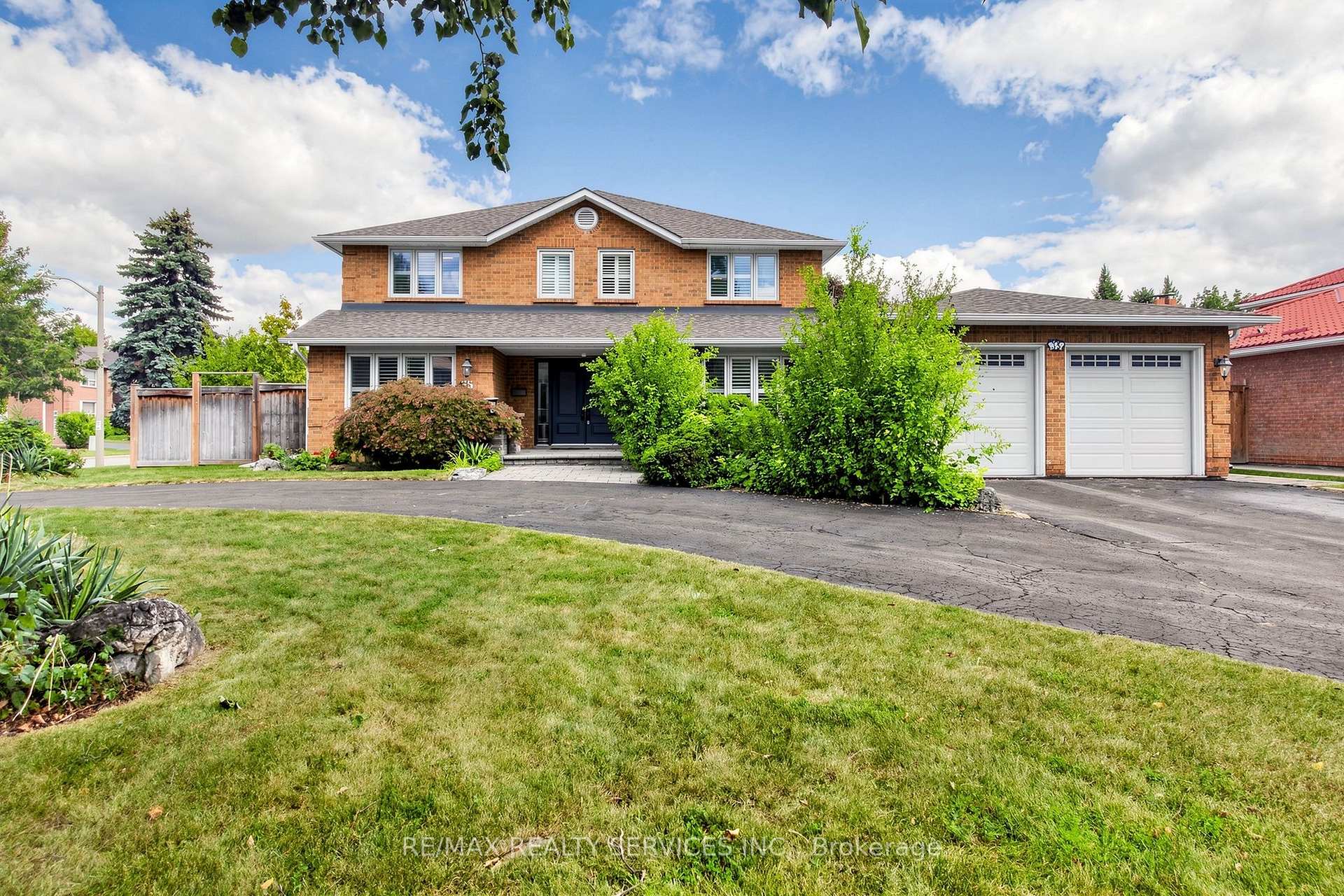 Photo 3 of 35 Linden Crescent, Brampton, Westgate — HOMEH
