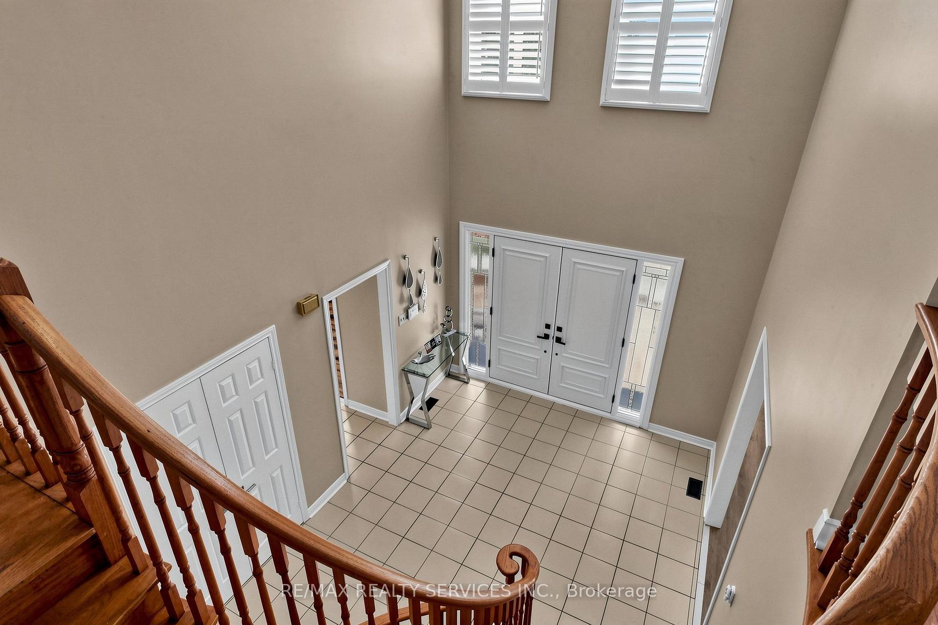 Photo 15 of 35 Linden Crescent, Brampton, Westgate — HOMEH