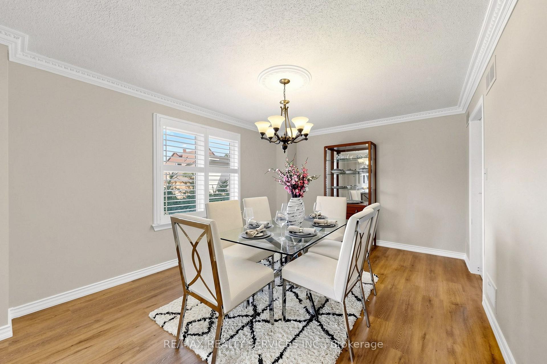 Photo 23 of 35 Linden Crescent, Brampton, Westgate — HOMEH