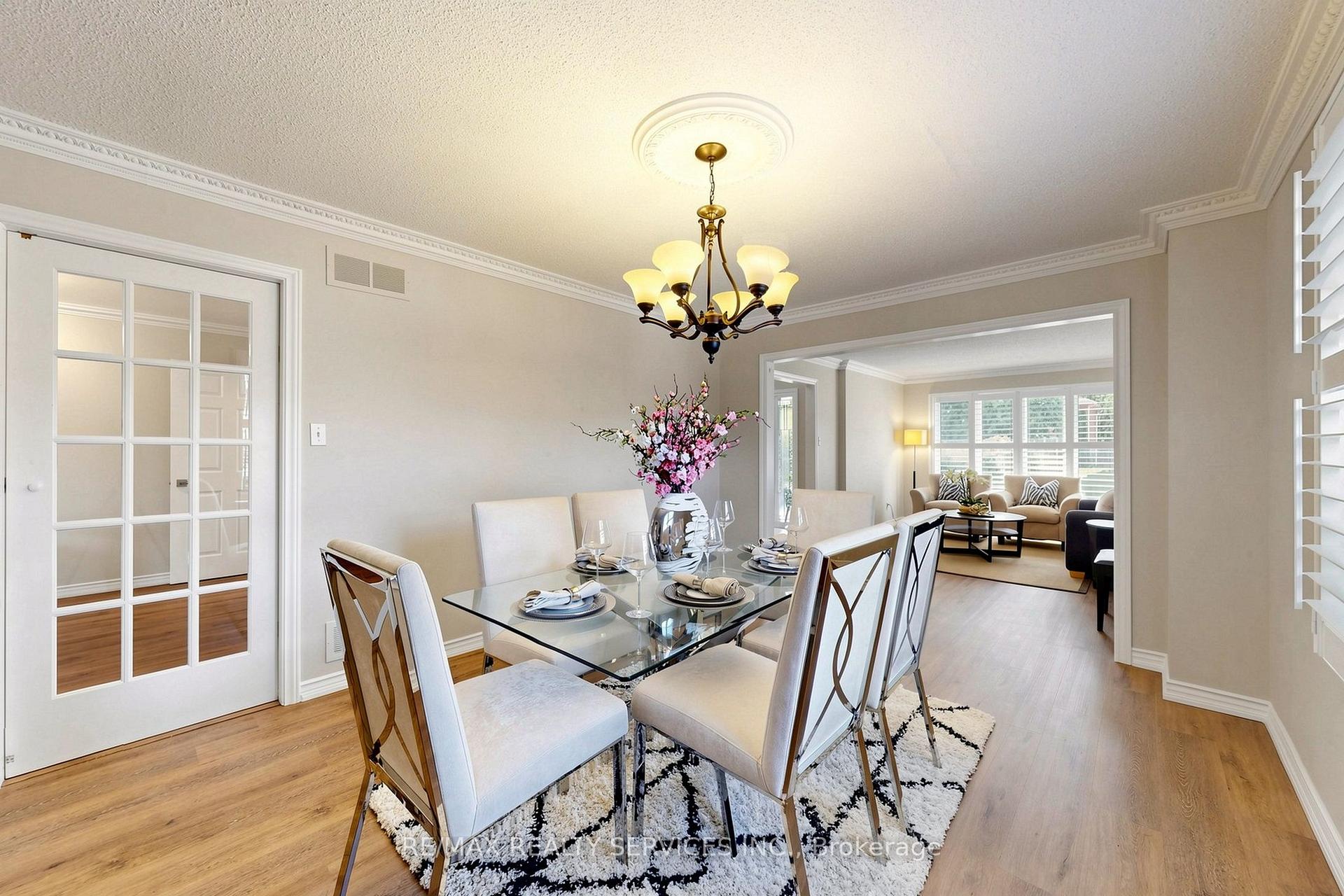 Photo 24 of 35 Linden Crescent, Brampton, Westgate — HOMEH