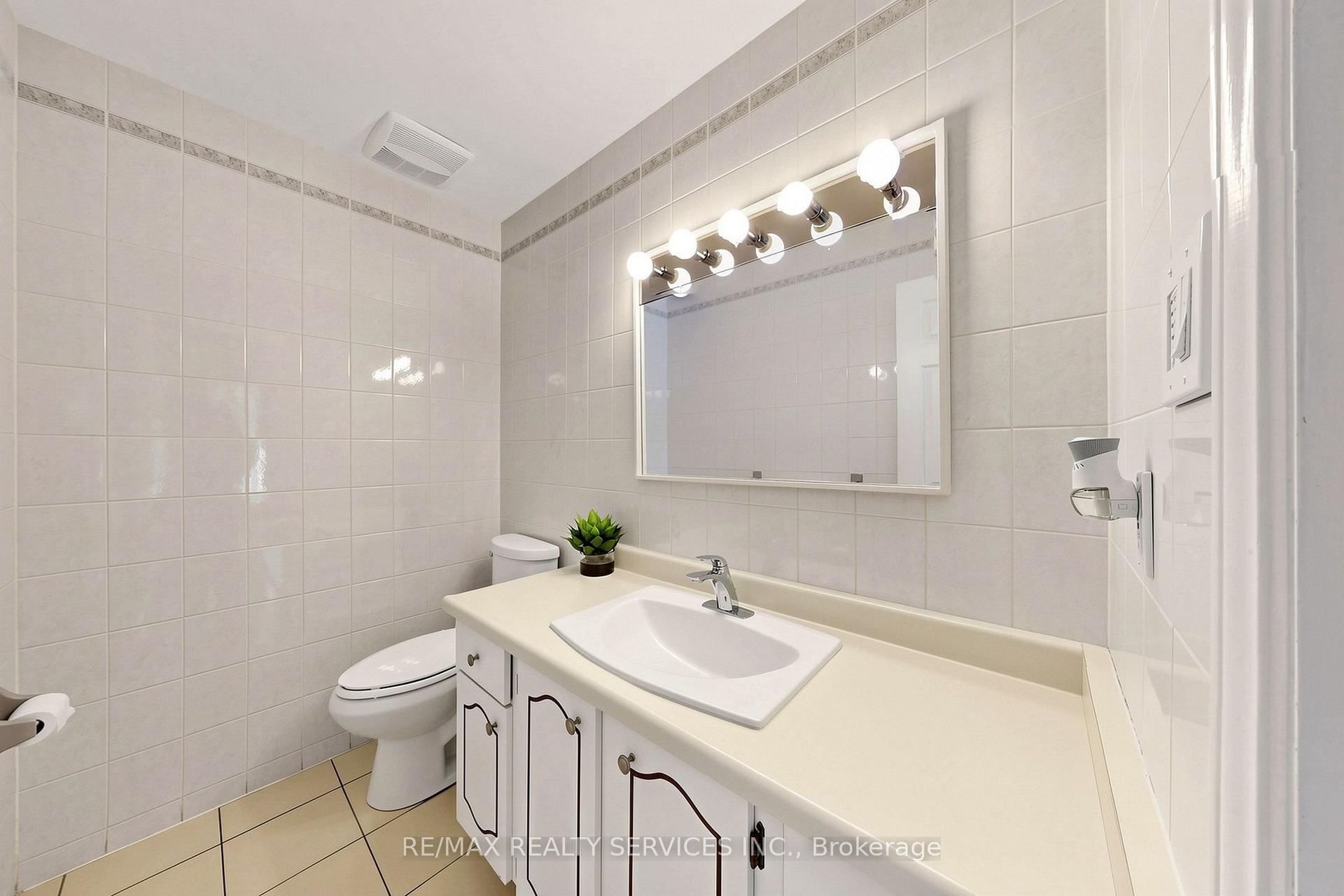 Photo 46 of 35 Linden Crescent, Brampton, Westgate — HOMEH