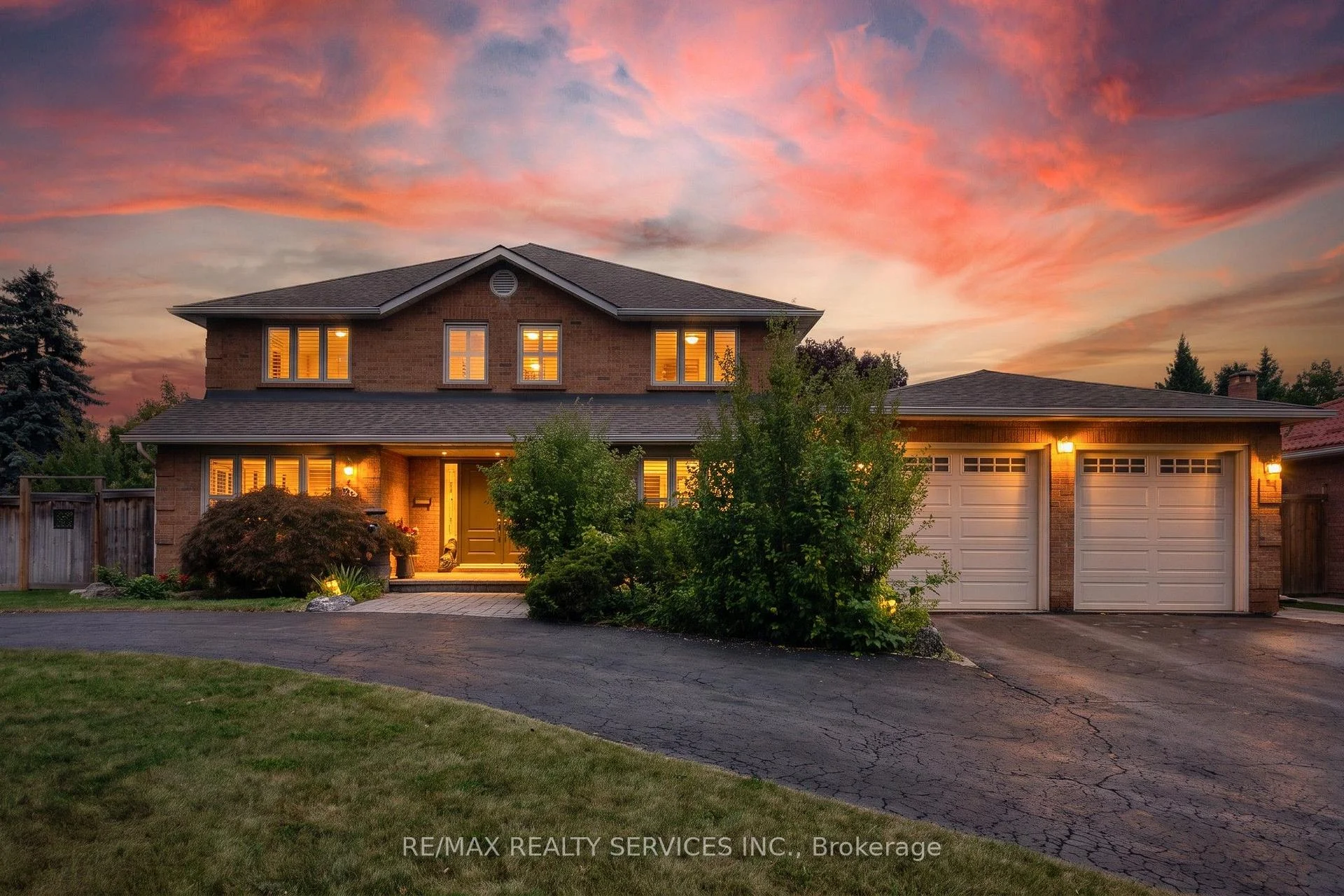 Photo 2 of 35 Linden Crescent, Brampton, Westgate — HOMEH