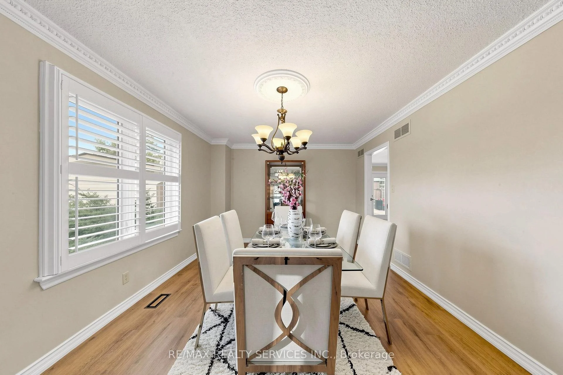 Photo 21 of 35 Linden Crescent, Brampton, Westgate — HOMEH