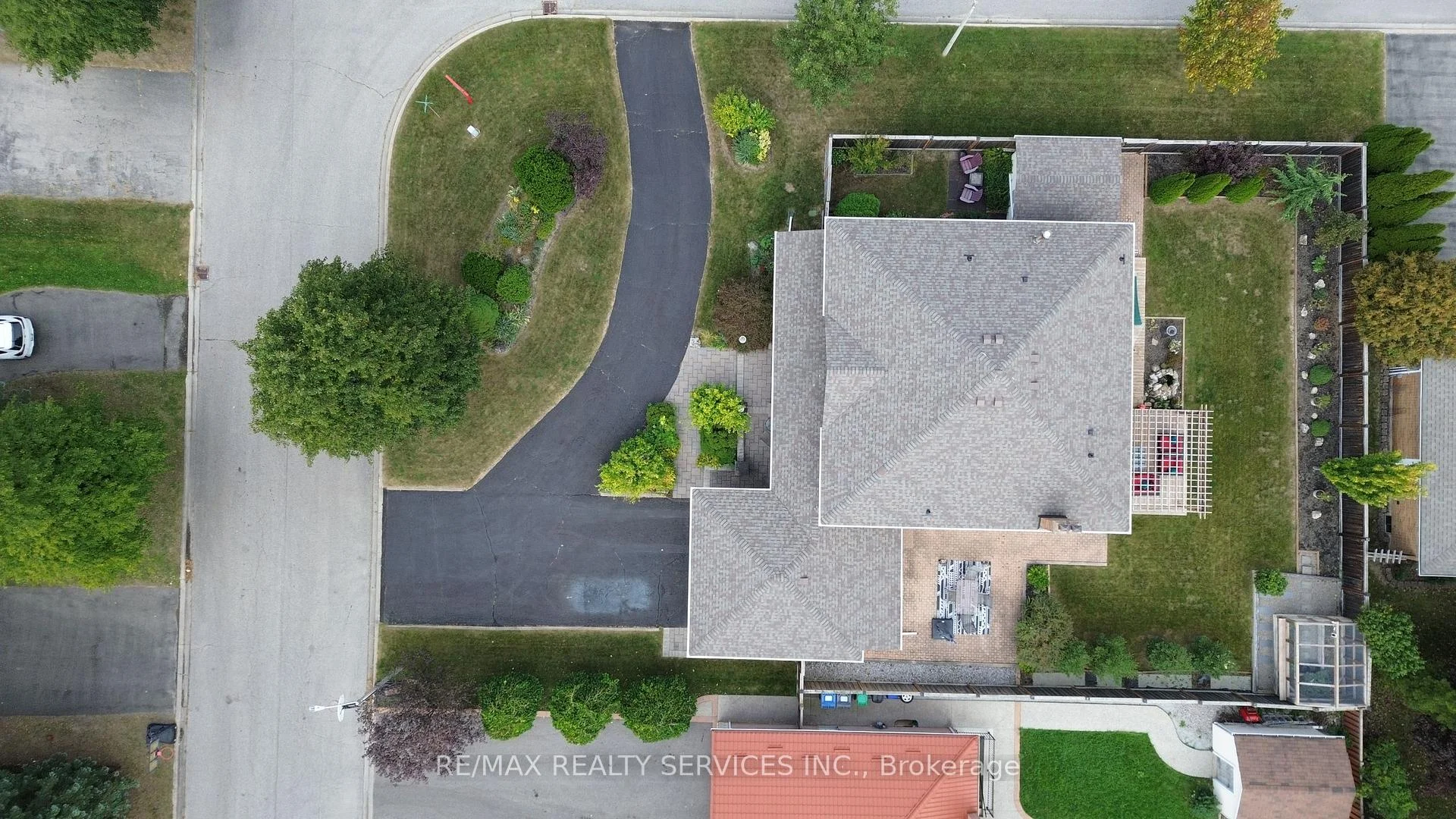 Photo 4 of 35 Linden Crescent, Brampton, Westgate — HOMEH