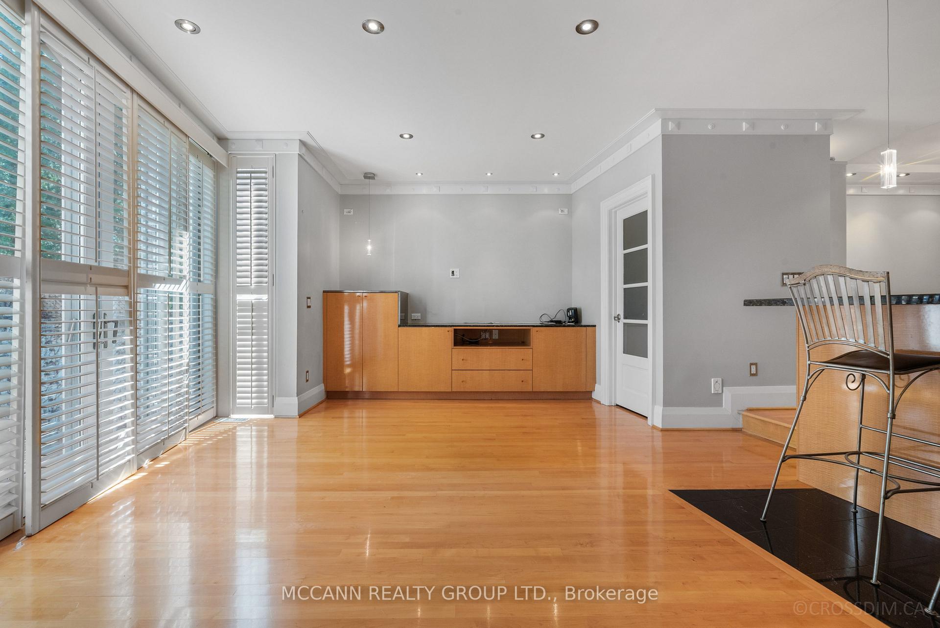 Photo 22 of 137 Old Orchard Grove, Toronto, Lawrence Park North — HOMEH